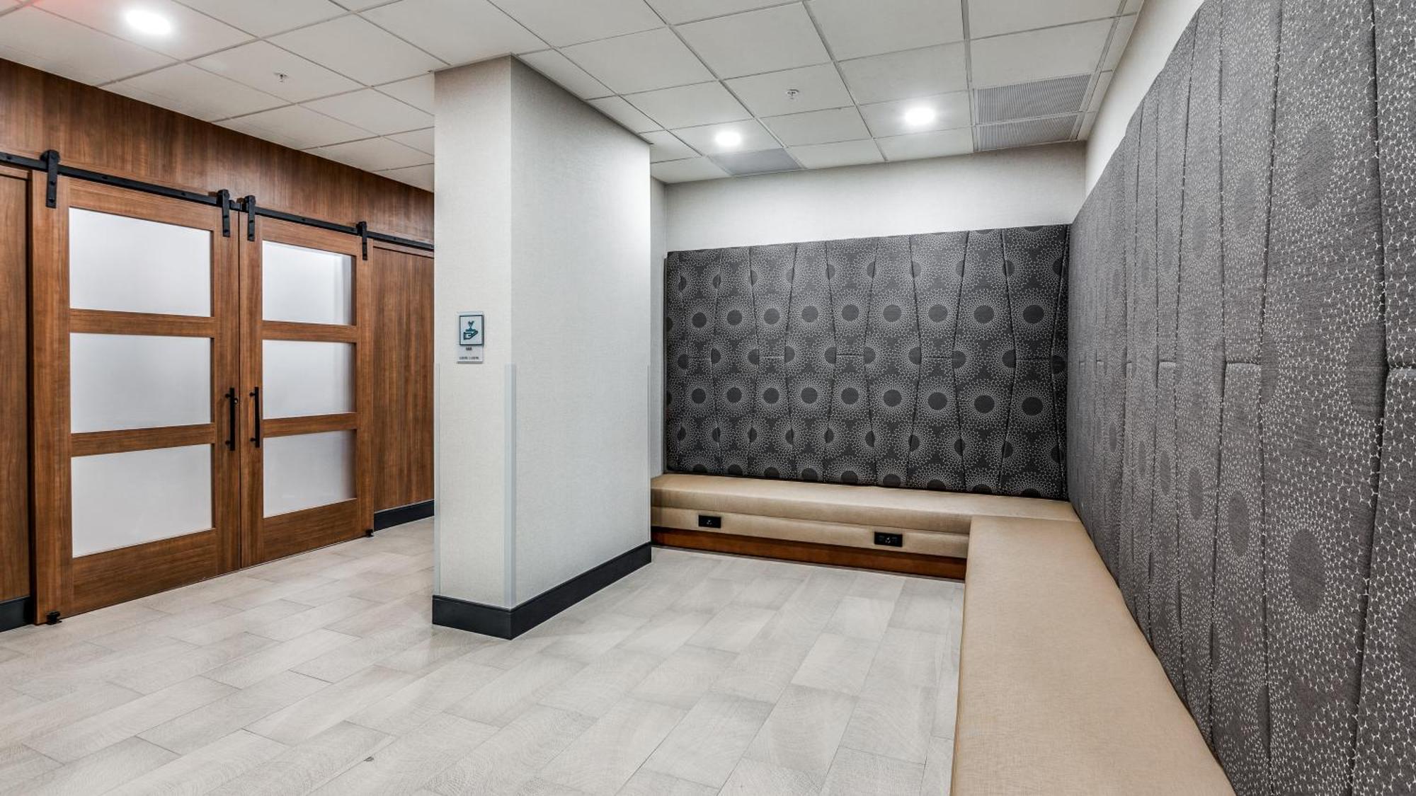 Staybridge Suites Dallas Market Ctr Love Field, An Ihg Hotel Экстерьер фото