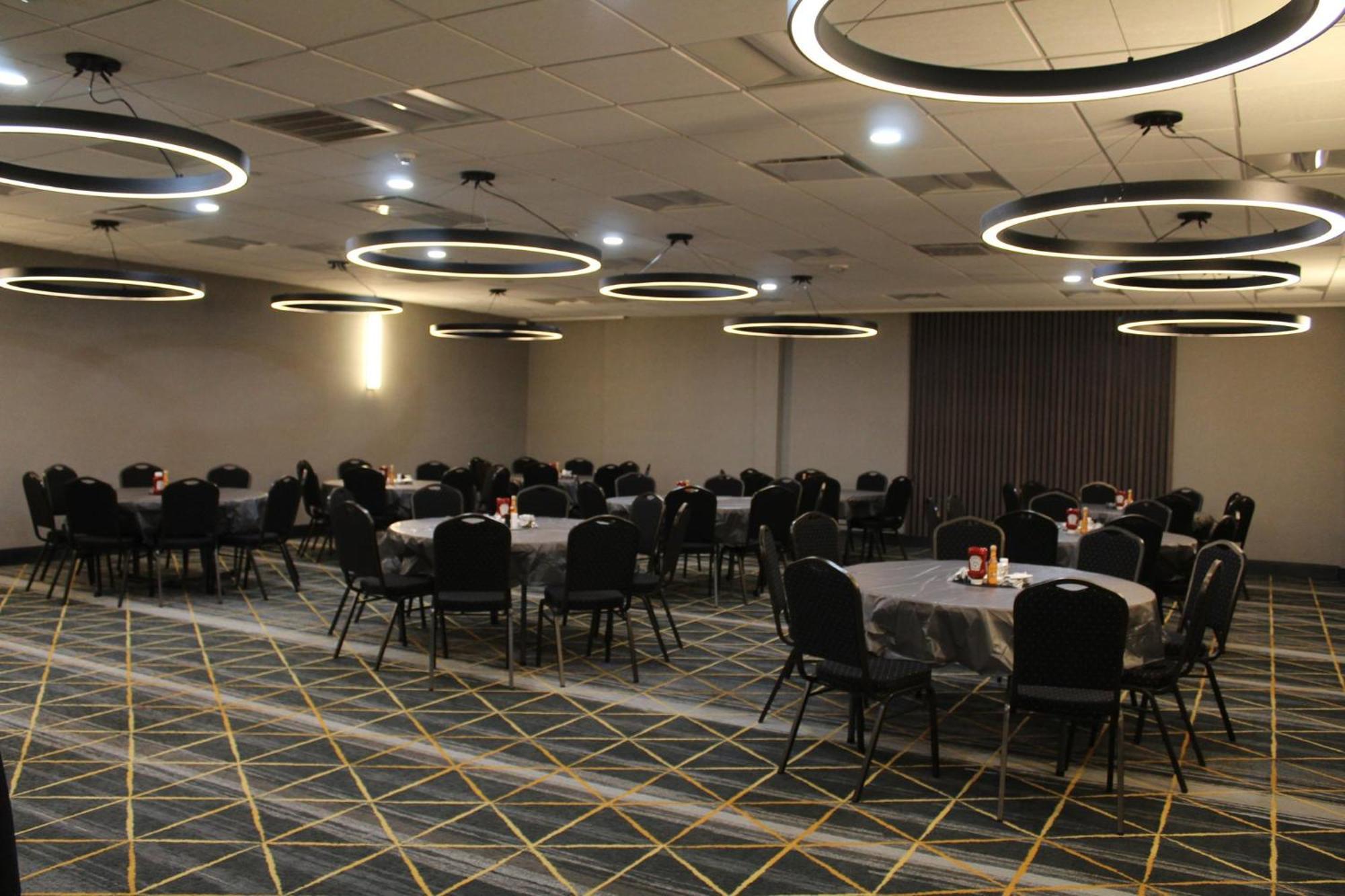 Staybridge Suites Dallas Market Ctr Love Field, An Ihg Hotel Экстерьер фото
