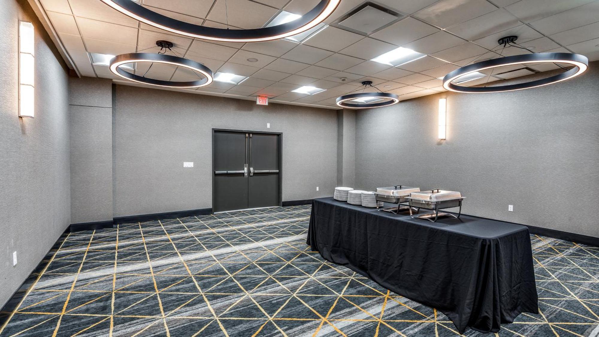 Staybridge Suites Dallas Market Ctr Love Field, An Ihg Hotel Экстерьер фото